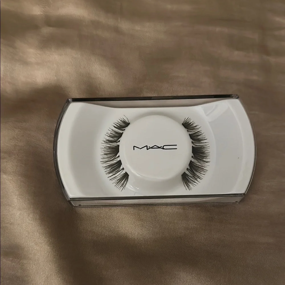 MAC 43 False Eyelashes BNIB Discontinued
